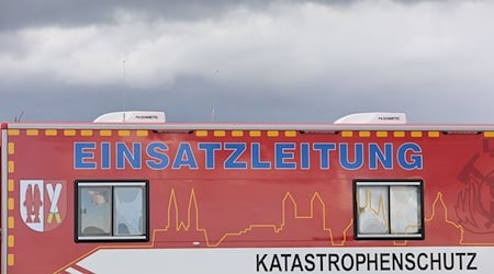 Der Landkreis Mittelsachsen hat bei einer Katastrophenschutzübung den Ernstfall geprobt. (Symbolbild) / Foto: Matthias Bein/dpa