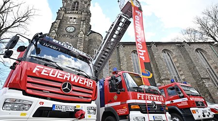Der Sächsische Landtag hat kontrovers über den Zustand der Feuerwehr debattiert (Archivbild).  / Foto: Hendrik Schmidt/dpa