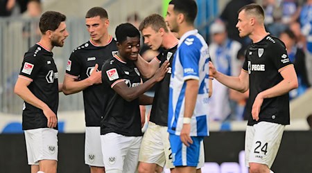 Prussia scored at will, Magdeburg's Livan Burcu (M) is dismayed / Photo: Sebastian Christoph Gollnow/dpa