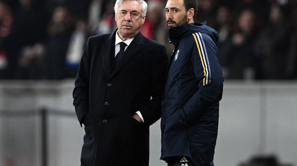 Davide Ancelotti (r), Sohn von Real Madrid-Coach Carlo Ancelotti (l.), ist als Trainerkandidat bei RB Leipzig im Gespräch. / Foto: Soeren Stache/dpa