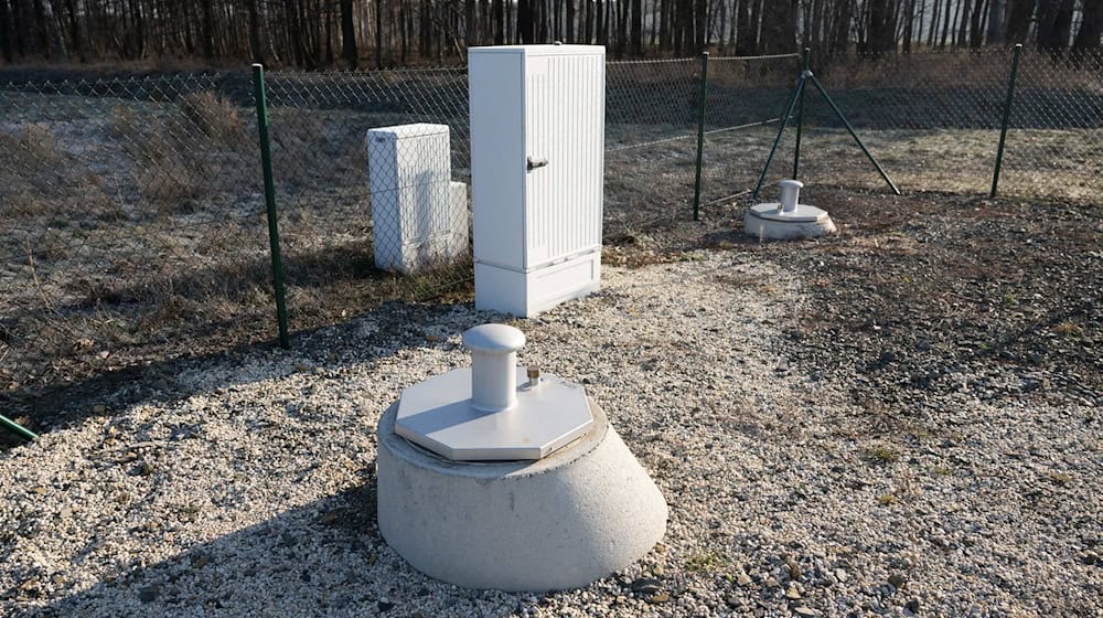Messstation des Deutschen Zentrums für Astrophysik in Ralbitz. In der Lausitz wird nach einem idealen Standort für ein unterirdisches Labor gesucht.  / Foto: Sebastian Kahnert/dpa