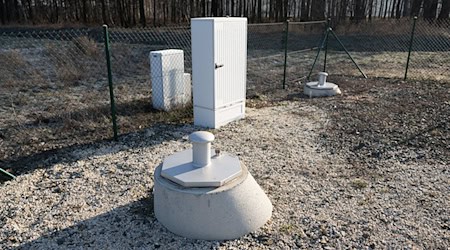 Messstation des Deutschen Zentrums für Astrophysik in Ralbitz. In der Lausitz wird nach einem idealen Standort für ein unterirdisches Labor gesucht.  / Foto: Sebastian Kahnert/dpa