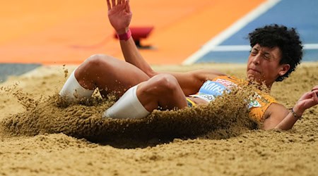Malaika Mihambo sorgt für Glanz beim Golden Oval. / Foto: Peter Dejong/AP/dpa
