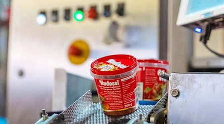 Nudossi startet eine vegane Variante der beliebten Nuss-Nougat-Creme. Foto: Nudossi