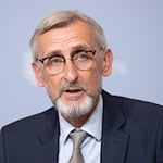 Minister Armin Schuster will die Gemeinsamen Fahndungsgruppen mit der Bundespolizei ausbauen. (Archivbild)  / Foto: Sebastian Kahnert/dpa