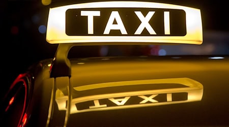 У східній Саксонії поліція спіймала водія таксі без водійських прав. (Символічне зображення) / Фото: Даніель Карманн/dpa