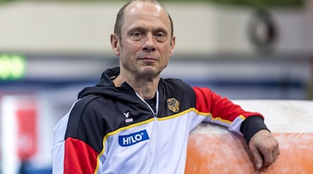 Cheftrainer Jens Milbradt äußert sich vor der Heim-EM der Turner. / Foto: Frank Hammerschmidt/dpa