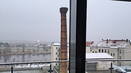 Schornstein neben der Riesaer Sparkasse einsturzgefährdet 