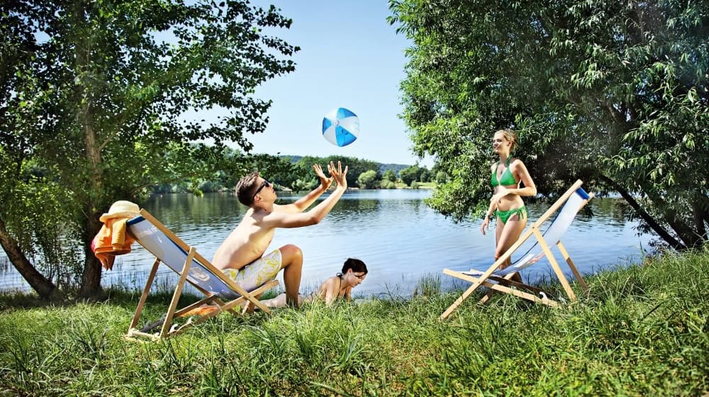 Mit dem Ferienticket können Schüler und Azubis preiswert mit Bus und Bahn fahren. Foto: Lars Neumann
