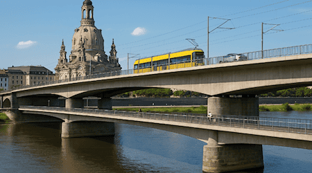 AI simulation of a double-decker bridge for Dresden (Image: ChatGPT, OpenAI)