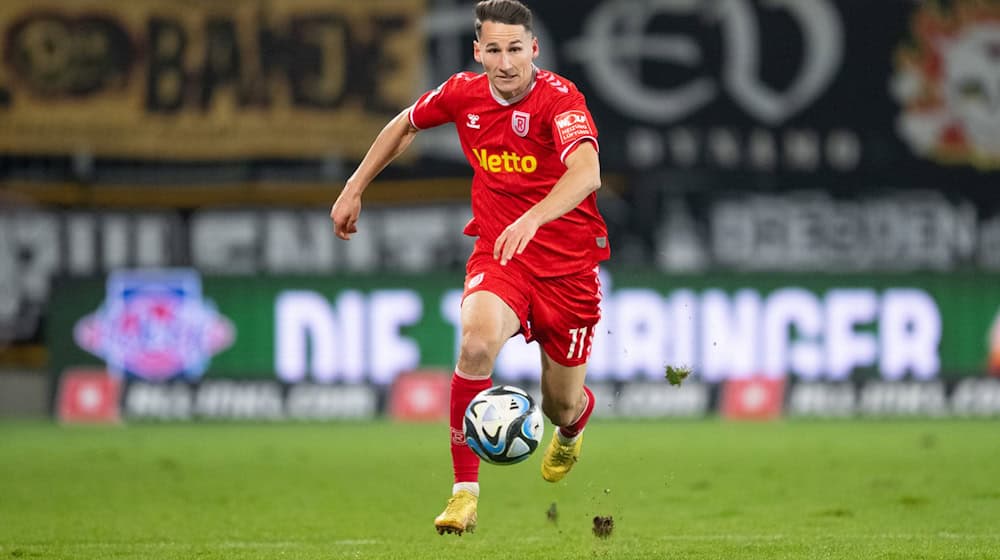  Regensburg's Konrad Faber once played for Regensburg, now for Dynamo Dresden / Photo: Robert Michael/dpa