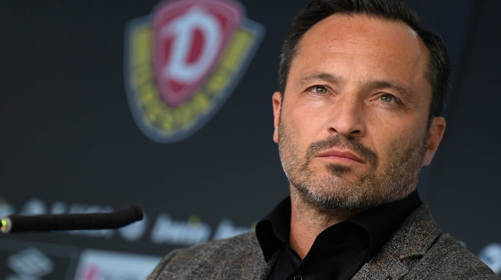 Thomas Brendel, Geschäftsführers Sport bei Dynamo Dresden, holt mit Faß ein Talent aus Hoffenheim. / Foto: Robert Michael/dpa