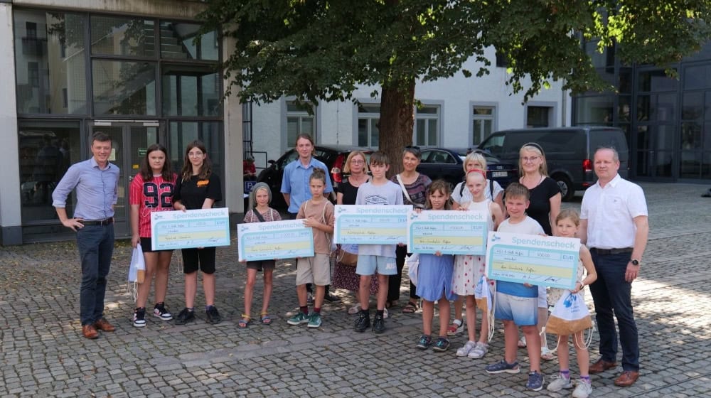  Die Gewinner des Energiesparwettbewerbs 2024: Schülerinnen und Schülern der Pestalozzi-OS, der Freien Werkschule, der Kalkberg GS, der Arita-GS, der Afra-GS. Foto: Stadt Meißen
