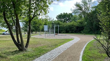 Der neu gestaltete Naturerlebnisgarten in Riesa-Weida bietet einen Rückzugsort für Jung und Alt. Foto: Stadt Riesa - Pressestelle