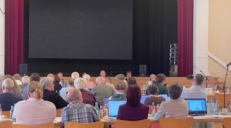 Blick in den Kreistag am Donnerstag in der Börse Coswig. Foto: Mallek