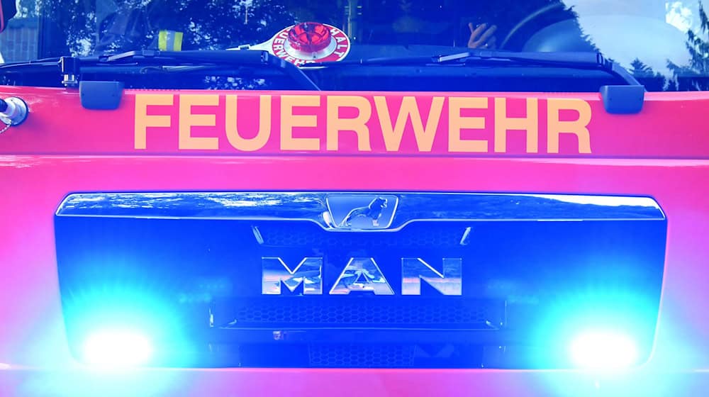 Auf einem Bauernhof im Vogtland kam es zu einem Großbrand. (Symbolfoto) / Foto: Carsten Rehder/dpa