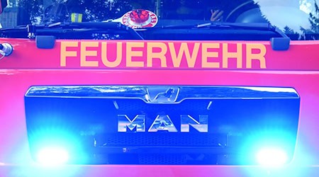 Auf einem Bauernhof im Vogtland kam es zu einem Großbrand. (Symbolfoto) / Foto: Carsten Rehder/dpa