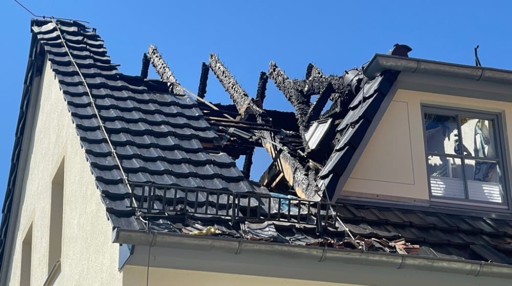 Nach dem Brand einer Solaranlage in Klipphausen. Doch war wirklich die Solarablage schuld? Fotos: Mallek