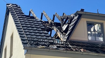Nach dem Brand einer Solaranlage in Klipphausen. Doch war wirklich die Solarablage schuld? Fotos: Mallek