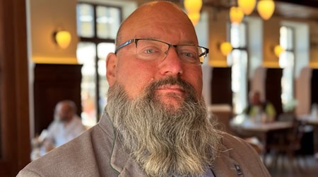 Der Meißner OB-Kandidat der AfD Rene Jurisch, Bauunternehmer aus dem Triebischtal und Harley-Fahrer. Foto: Ulf Mallek