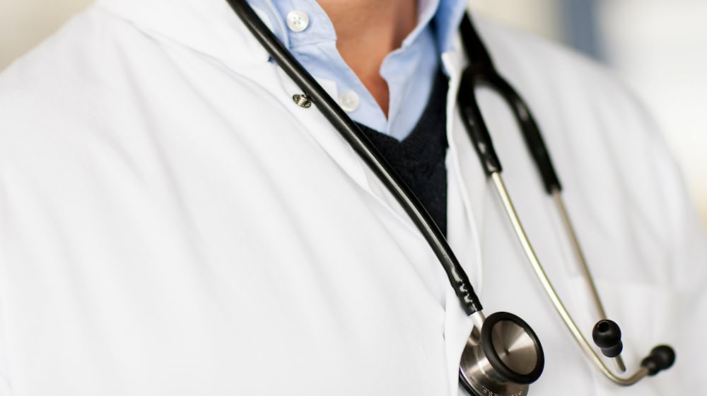 The international practice in Dresden, which specializes in medical care for people with a migration background, will close by the end of the year. (Symbolic image) / Photo: Rolf Vennenbernd/dpa