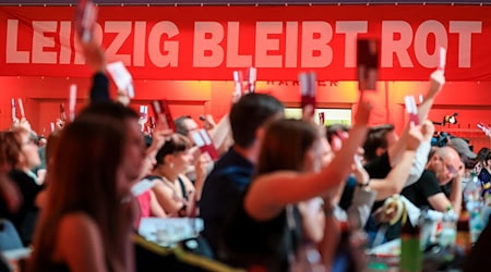 En su conferencia de partido en Leipzig, el Partido de Izquierda votó su posición sobre el presupuesto sajón. / Foto: Jan Woitas/dpa