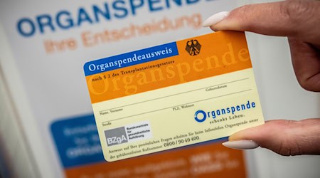 Die Zahl der Organspenden in Thüringen, Sachsen und Sachsen-Anhalt ist im vergangenen Jahr leicht gesunken. (Symbolfoto) / Foto: Michael Kappeler/dpa