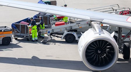 Die Passagiere waren zu betrunken für den Abflug. (Symbolbild) / Foto: Hendrik Schmidt/dpa