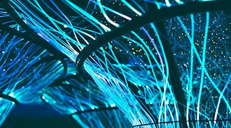 Ohne stabile Netze kein Fortschritt – Infrastruktur entscheidet über Teilhabe. / Bild von Georgie Devlin auf Pixabay.com