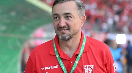 HFC sports director Daniel Meyer has hired a new head coach / Photo: Hendrik Schmidt/dpa