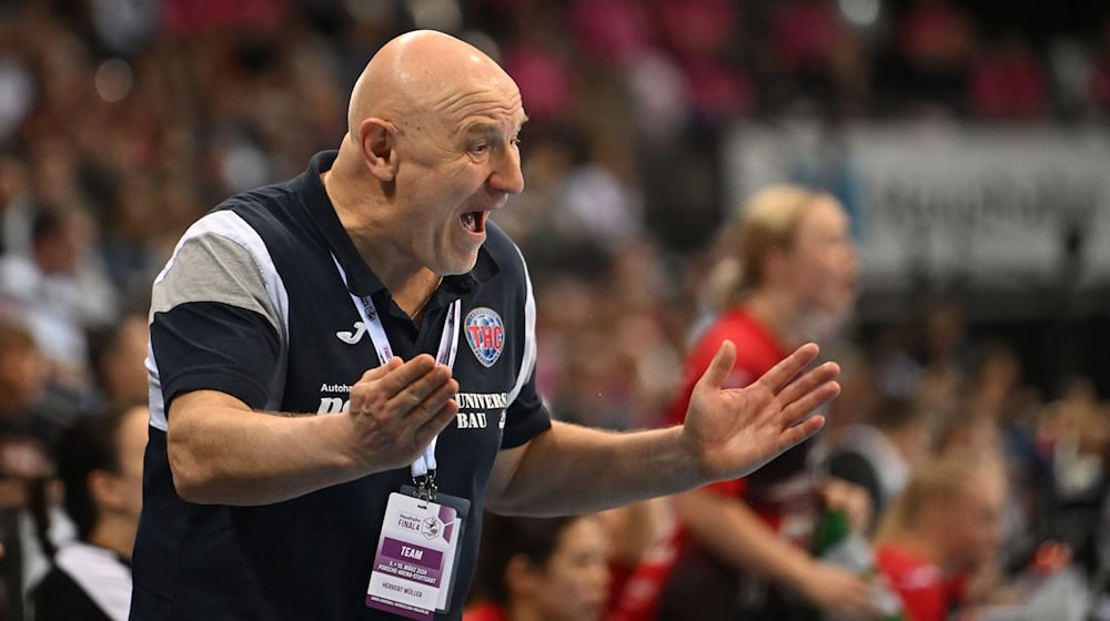 THC-Trainer Herbert Müller bekommt mit Luca Faragó eine neue Kreisläuferin. / Foto: Marijan Murat/dpa