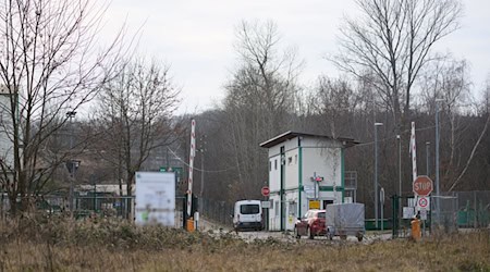 Die Leiche des Neugeborenen wurde im Februar auf dem Gelände eines Abfallunternehmens gefunden. (Archivbild) / Foto: Robert Michael/dpa