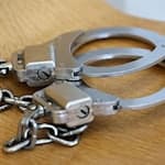 In Leipzig ist vergangene Woche ein 39-Jähriger unter anderem wegen des Verdachts auf Kindesmissbrauch verhaftet worden. (Symbolbild) / Foto: Bernd Wüstneck/dpa