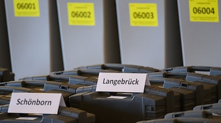 In Langebrück waren manipulierte Stimmzettel aufgetaucht.  / Foto: Robert Michael/dpa
