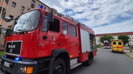 Feuerwehr in der Gröditzer Fröbelstraße. Foto: Feuerwehr Gröditz