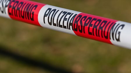 Die Dresdner Polizei ermittelt wegen eines Brandanschlages auf ein Friseurgeschäft. (Symbolbild) / Foto: Robert Michael/dpa-Zentralbild/dpa