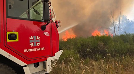 Der Kampf gegen den Brand geht weiter.  Foto: Bundeswehr