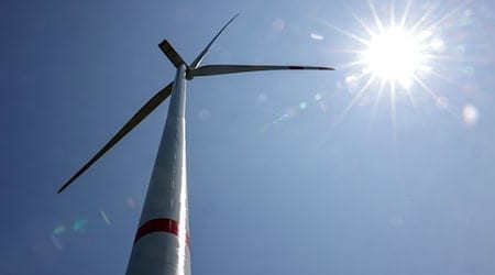 Kriminelle haben in Reinsdorf (Landkreis Zwickau) immensen Schaden an einem Windrad angerichtet. (Symbolbild) / Foto: Jan Woitas/dpa
