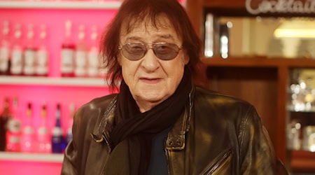 Mit 81 Jahren startet Dieter Birr ein ganz neues musikalisches Projekt. (Archivbild) / Foto: Bodo Schackow/dpa