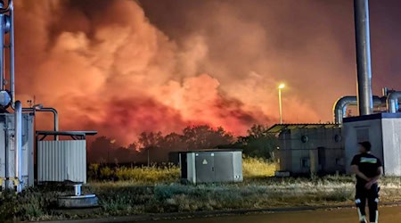 Erfolgreiche Verteidigung der Biogasanlage. Foto: Feuerwehr Klipphausen
