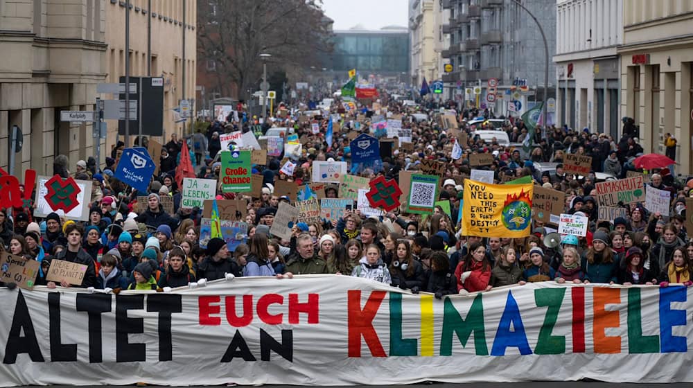 EU chce hač do lěta 2050 klimje neutralne być a planuje česćelakomne mjezycile (archiwny wobraz). / Foto: Monika Skolimowska/dpa