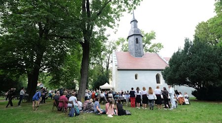 2024 stand bei "Auf die Spielplätze..." das Basteln mit Naturmaterialien im Mittelpunkt. Diesmal wird es bunt!, Foto: Claudia Hübschmann