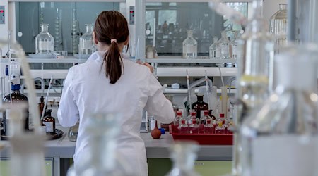 Symbolbild Chemie / pixabay jarmoluk