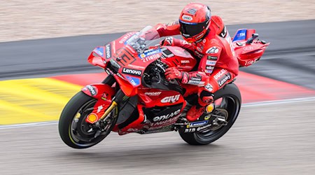 Marc Márquez ist im Sprint nicht zu schlagen. / Foto: Robert Michael/dpa