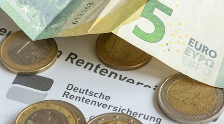 Laut Deutsche Rentenversicherung Mitteldeutschland blieb die Anzahl der Neurentner im Vergleich zum Vorjahr unverändert. (Symbolbild) / Foto: Fernando Gutierrez-Juarez/dpa