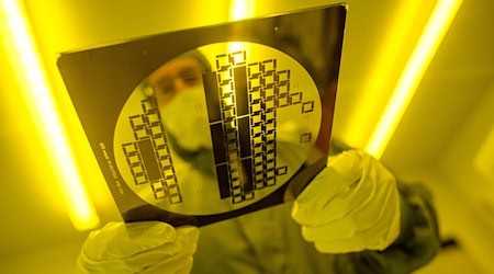 Přińdźe po na lód połoženych planach Intel tola hišće za twar chipoweje fabriki pola Magdeburga? (Archivbild) / Foto: Klaus-Dietmar Gabbert/dpa