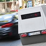 Die Städte Chemnitz, Erfurt und Weimar kassierten im vergangenen Jahr Millionen Euro durch Raser-Bußgelder. (Symbolbild)  / Foto: Arne Dedert/dpa