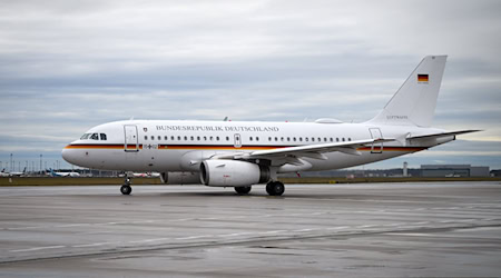 An A319 of the air force is ready for take-off. (Archive image) / Photo: Bernd von Jutrczenka/dpa