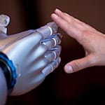 Die Digitalisierung und Innovation in der Pflege fördert Sachsen bis 2027 mit 20 Millionen Euro. (Archivfoto) / Foto: Sven Hoppe/dpa