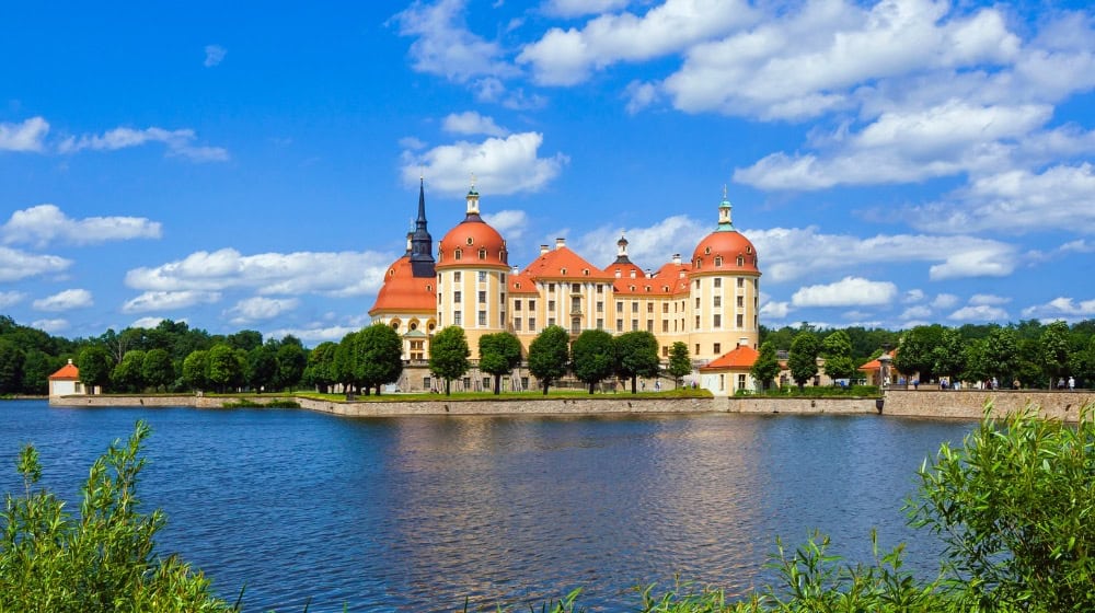 Am Wochenende finden öffentliche Führungen durch das Barockschloss Moritzburg statt. Foto: Sylvio Dittrich